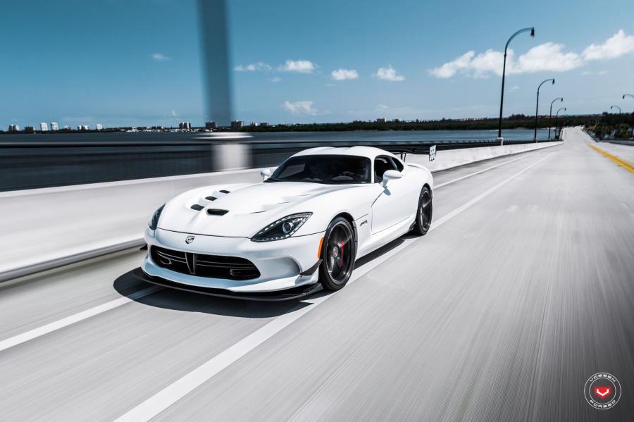  Dodge Viper ACR on Vossen Wheels (VPS-310) 2018 года  (фото 9 из 19)